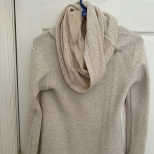 J crew beige pull over turtle neck sweatshirt